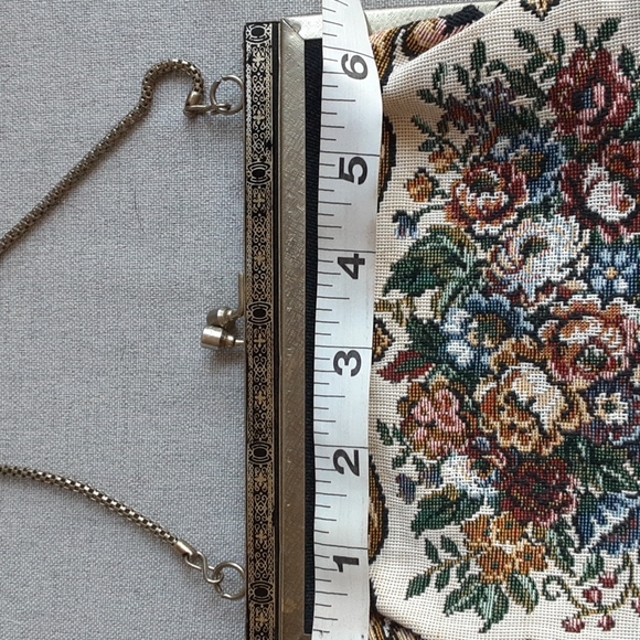 Vintage cross-stitch, carpet bag - Picture 3 of 9